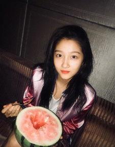 关晓彤吃娱乐瓜,揭秘背后惊人真相